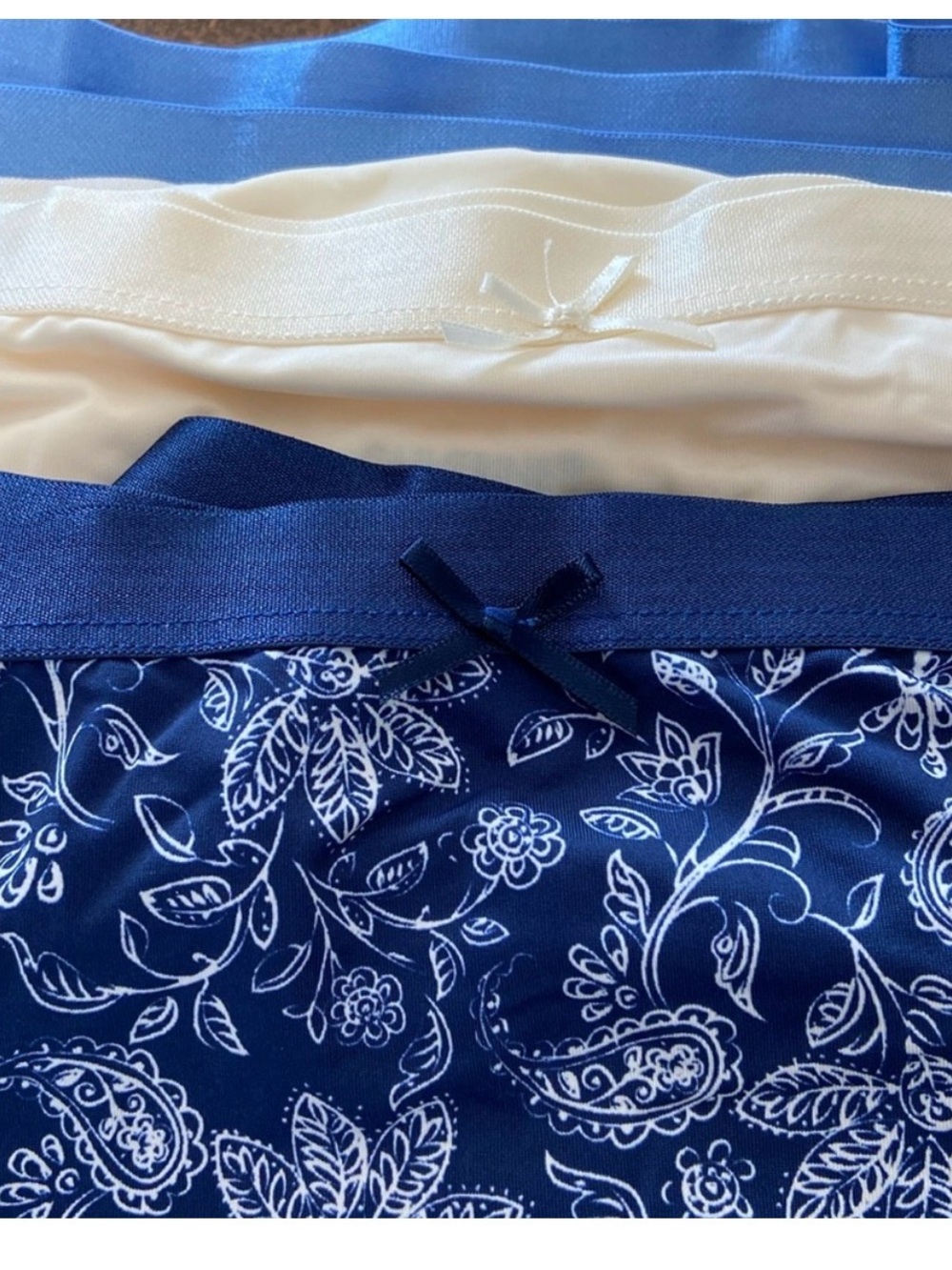 New 3 Pack Microfiber Smooth
Catherines Panties briefs size 16
48 9X